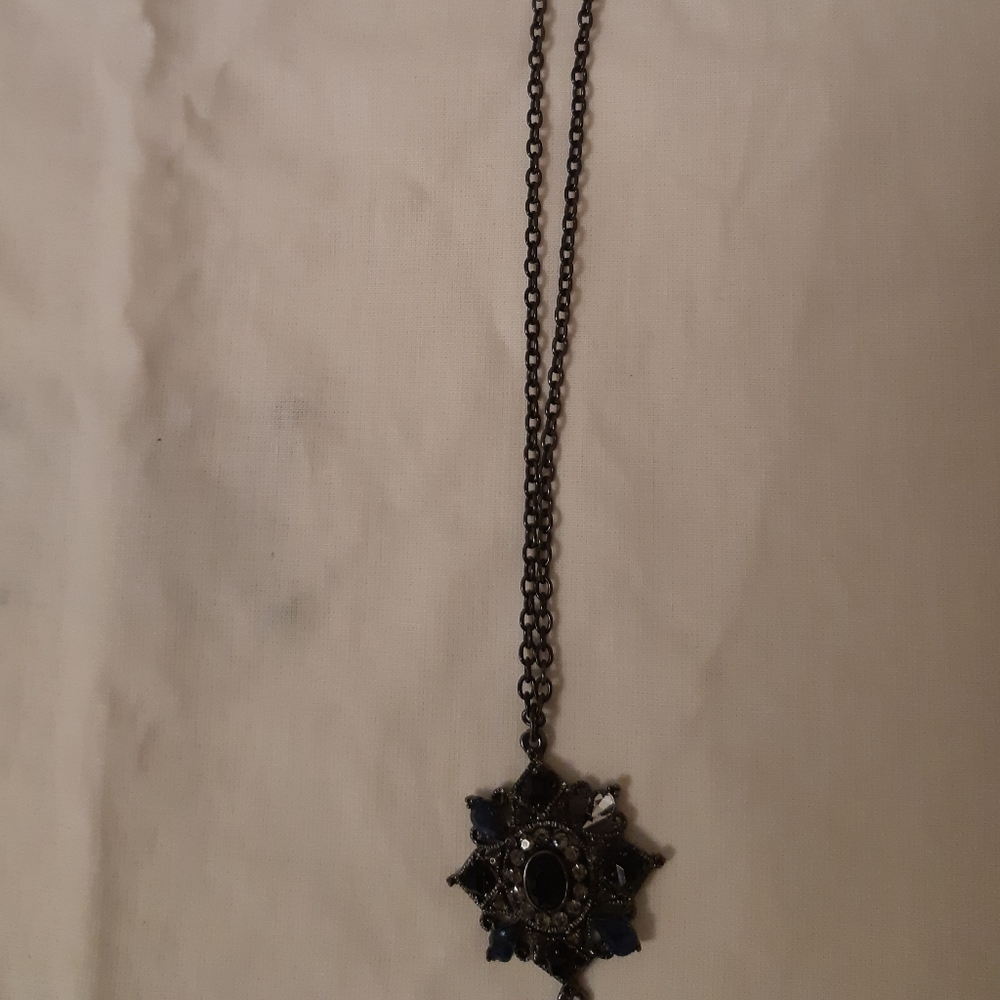 necklace - Picture 2 of 9